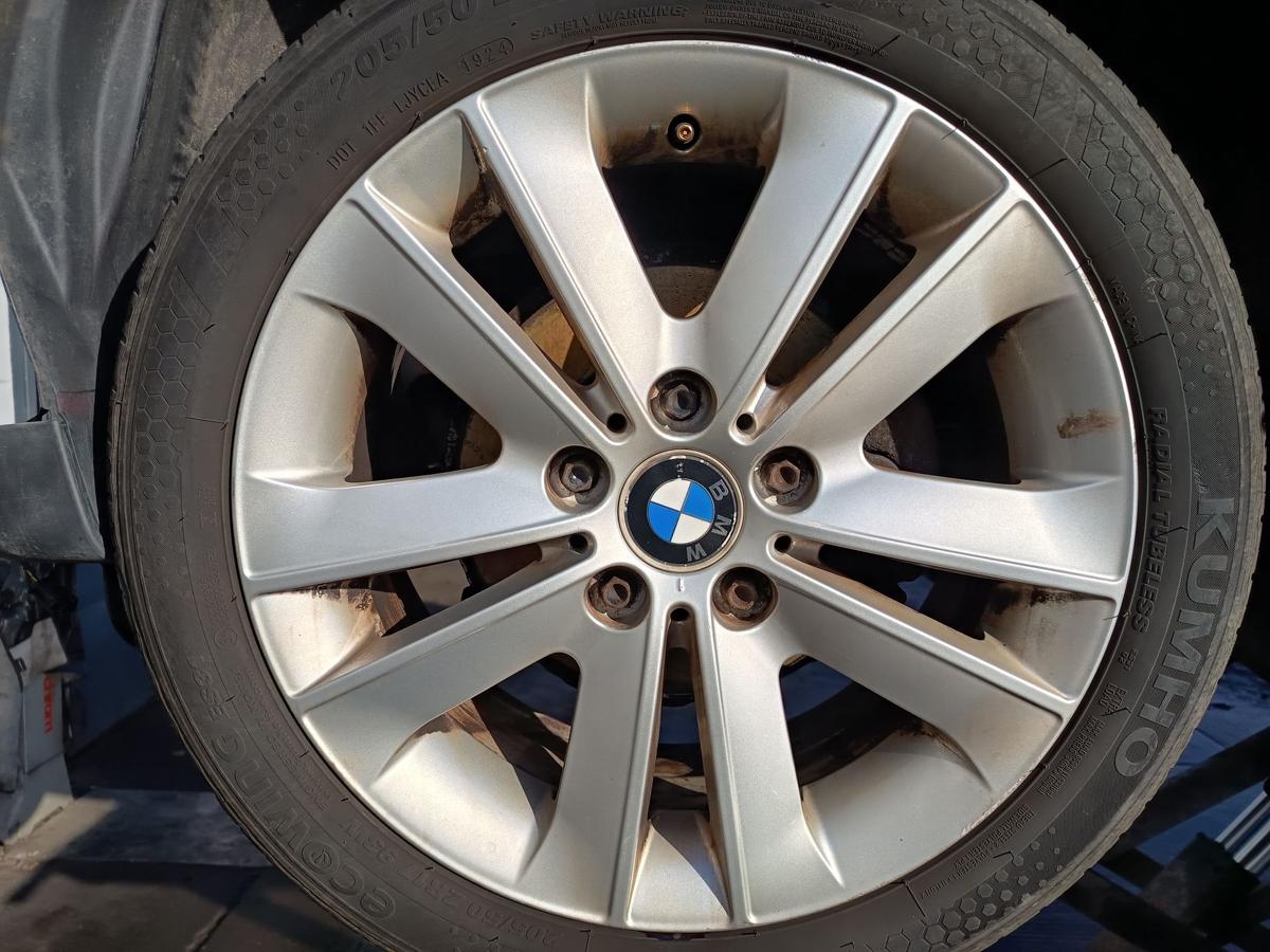 BMW E87 original Satz Alufelgen 7x17 mit Sommerreifen Kumho DOT 24