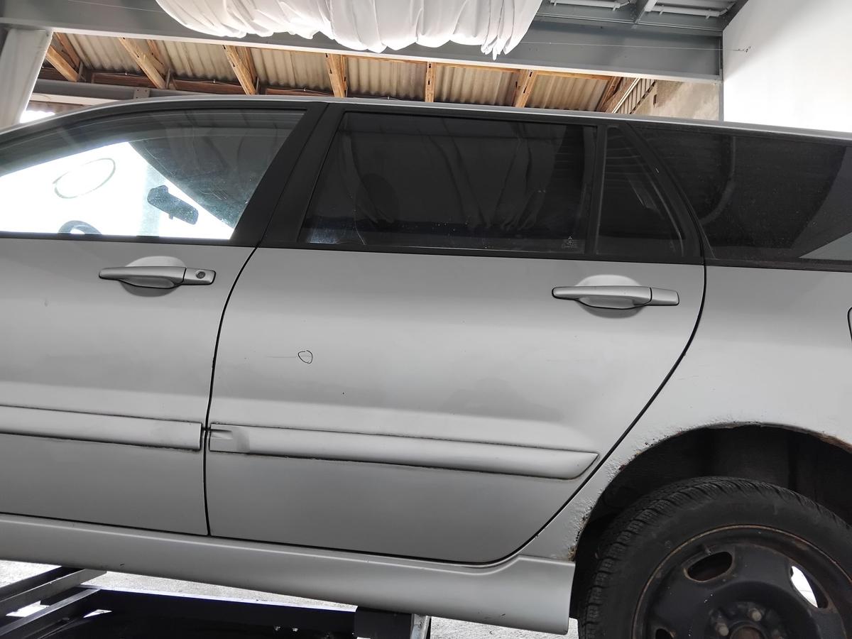 Mitsubishi Lancer CS0 Kombi Tür hinten links A31B Cool Silver BJ2007