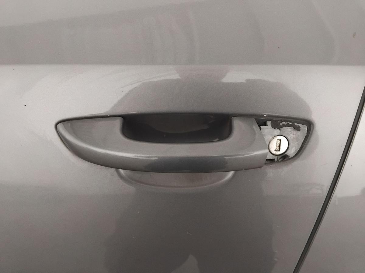 VW Golf 6 T&uuml;r vorn links Fahrert&uuml;r LA7T unitedgrey 5-T&uuml;rer BJ2009