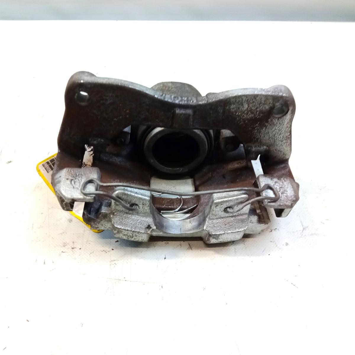 Toyota Yaris 3 Hybrid XP13 original Bremssattel vorn rechts mit Tr&auml;ger Bj.2020