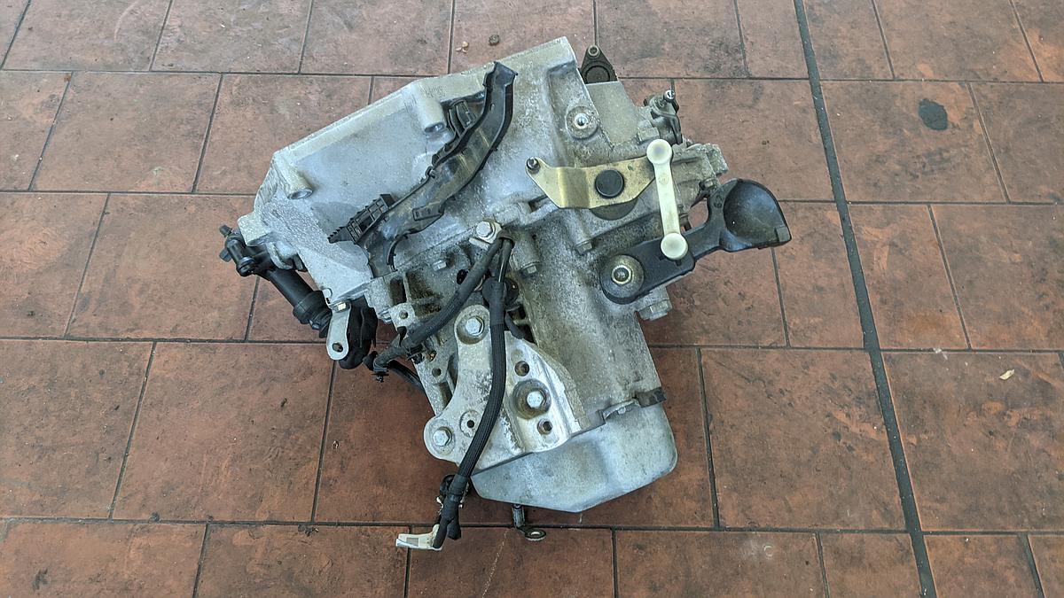 Getriebe Schaltgetriebe 5 Gang 13x59 BVMA5 154tkm Peugeot 208 1