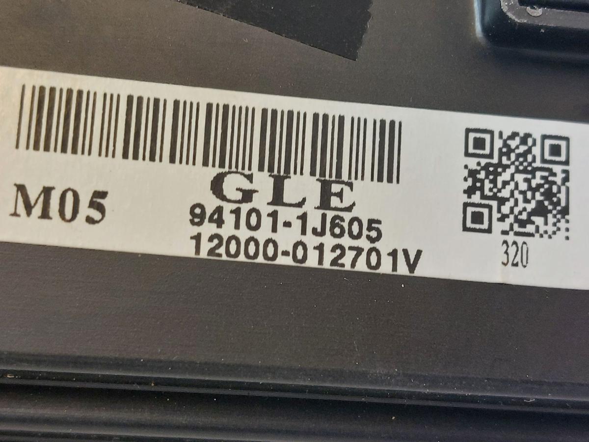 Hyundai i20 PB Display Bordcomputer Uhr Anzeige Mittelkonsole OEM