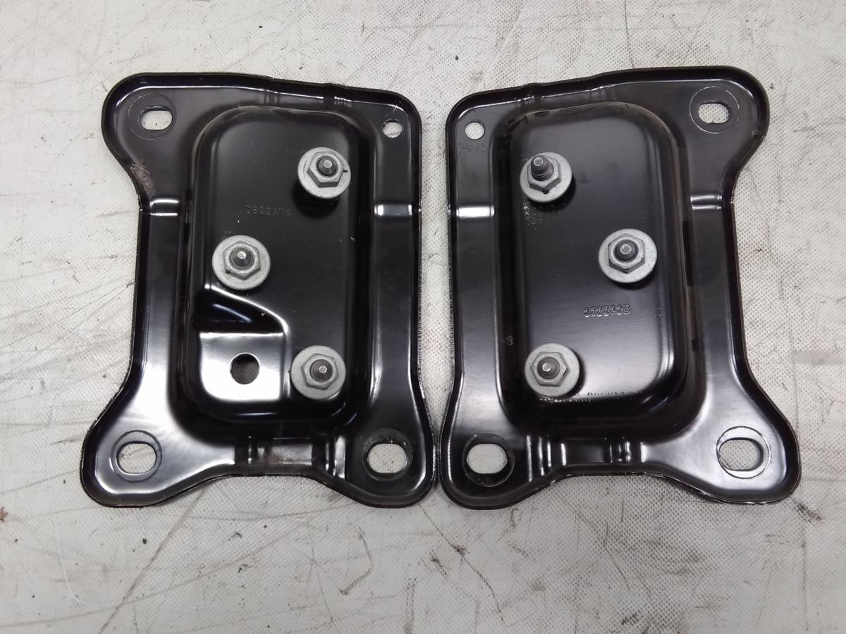 Tesla Model Y original Satz Halter Alutr&auml;ger Sto&szlig;f&auml;nger hinten Bj.2022