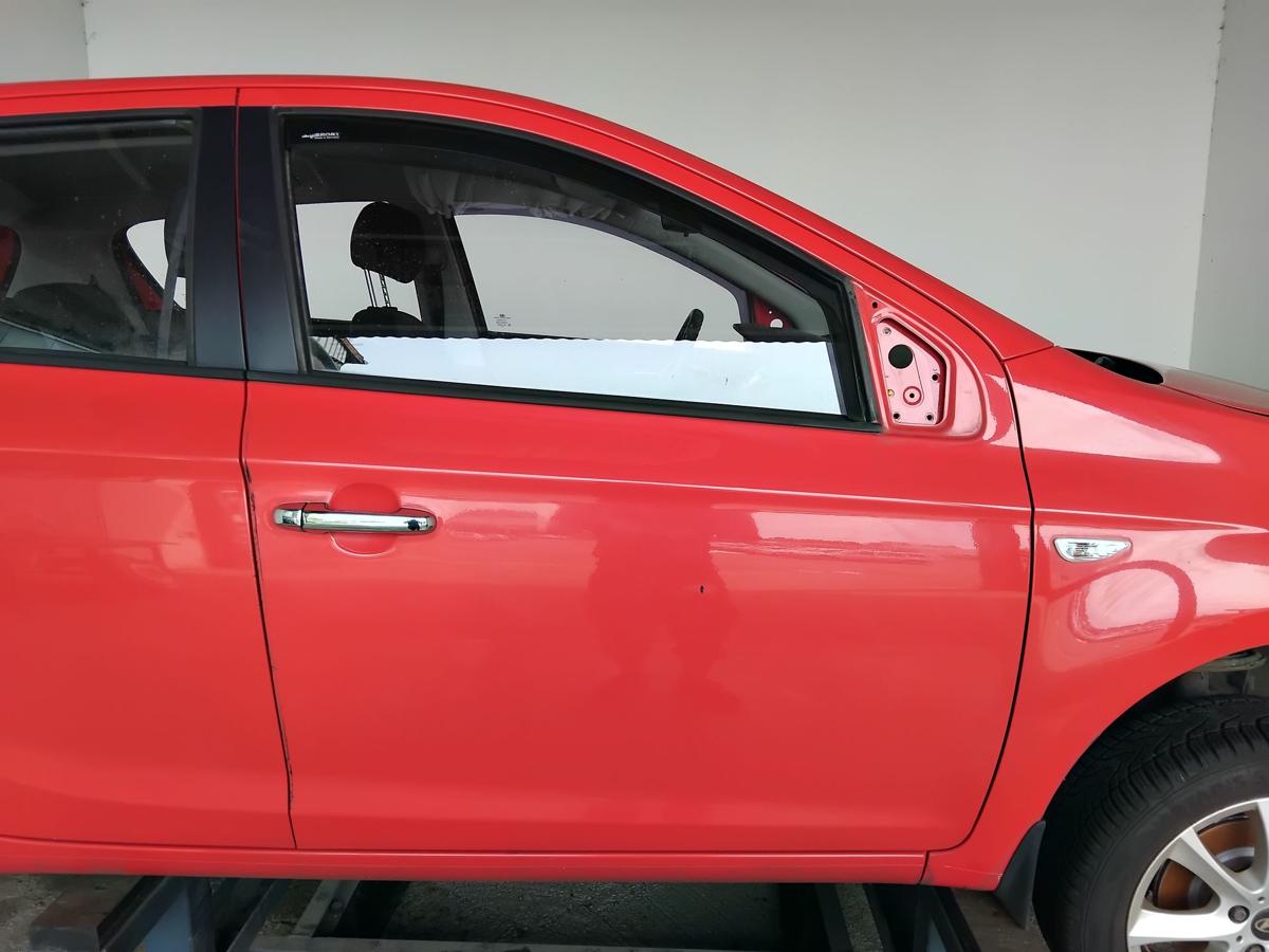 Hyundai i20 PB T&uuml;r vorn rechts Beifahrert&uuml;r 5-t&uuml;rig BH Electric Red BJ2009