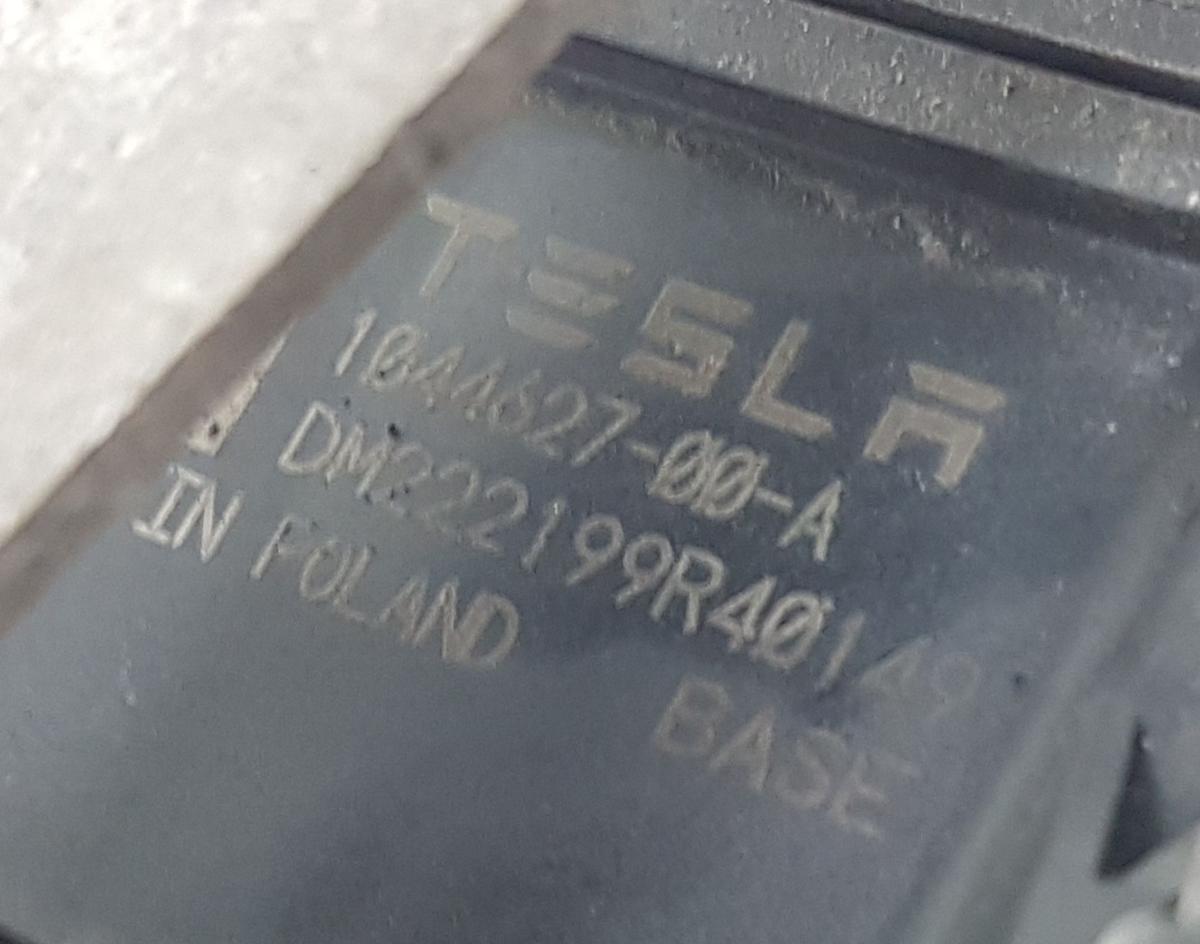 Tesla Model Y Bremssattel hinten links Bj2022 1044627-00-A inkl Tr&auml;ger