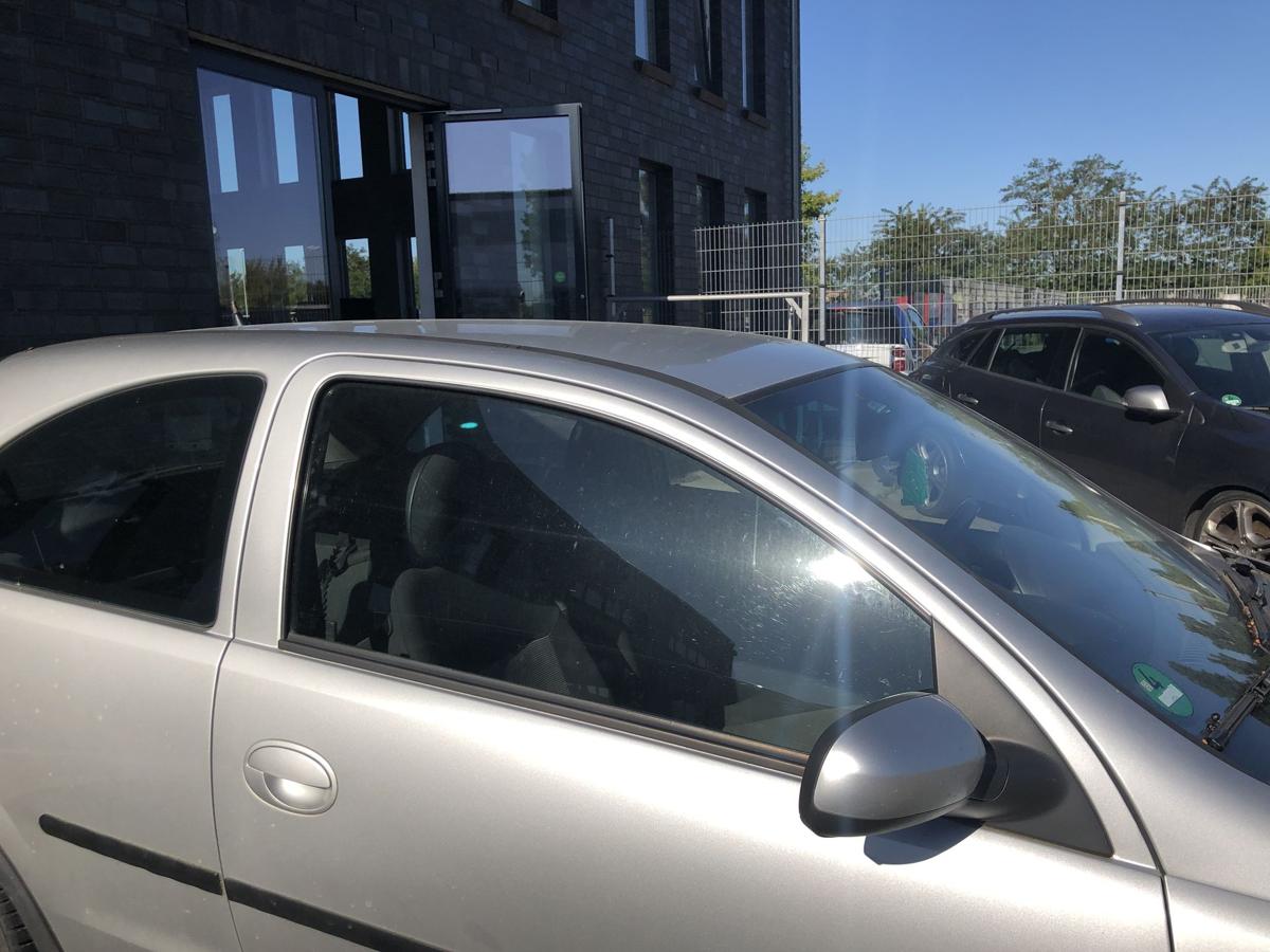Opel Corsa C ab 2003 Tür vorn rechts Beifahrertür 3 türer Z157 Starsilber