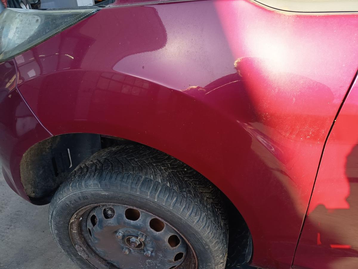 Ford Fiesta MK7 original Kotfl&uuml;gel links Hot Magenta vor Facelift Baujahr 2009