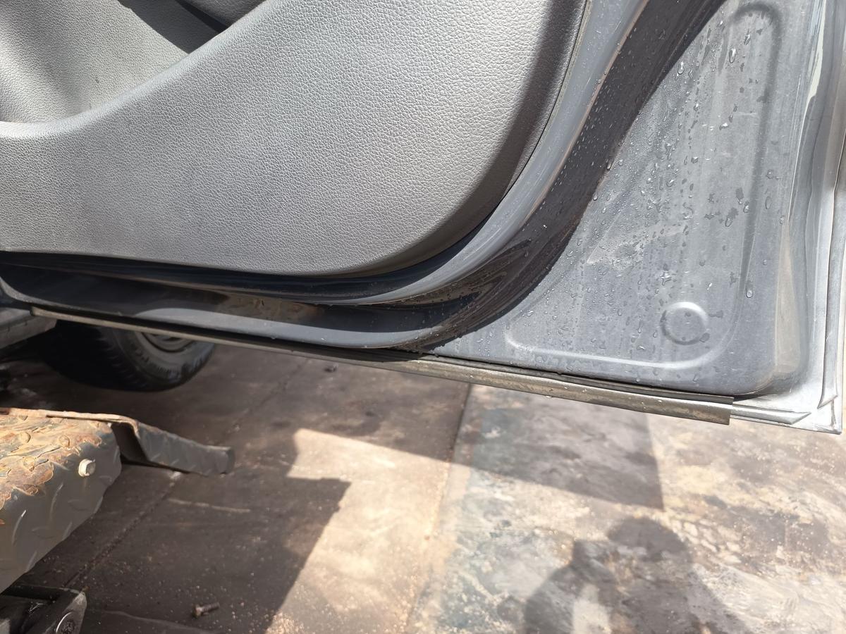 VW Polo V 6C original T&uuml;r vorn rechts Beifahrer Rohbau I7F Uranograu Bj 2014