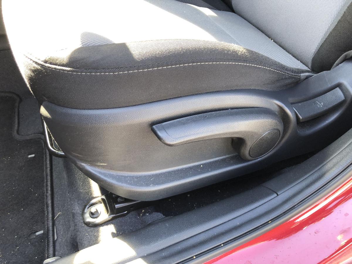 Hyundai i20 GB Sitz vorn links Fahrersitz nur f&uuml;r 5 t&uuml;rer Stoffsitz mit Heizung