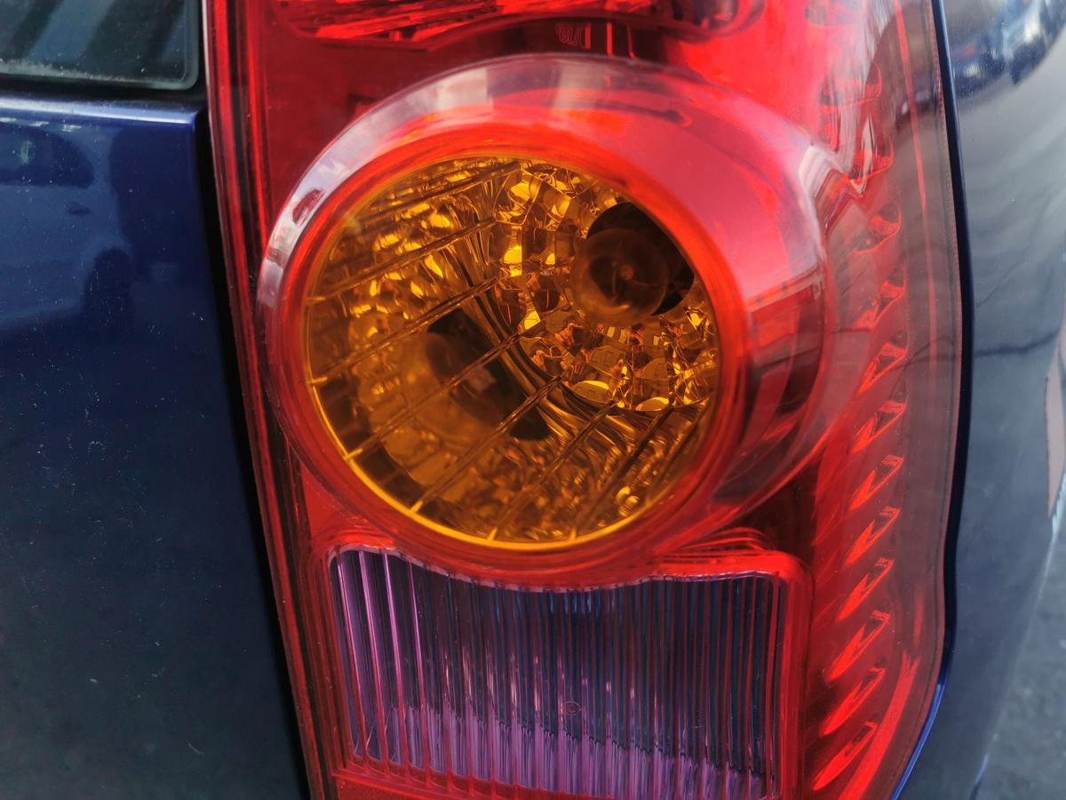 Mitsubishi Space Star DG0 R&uuml;ckleuchte Schlussleuchte R&uuml;cklicht rechts ab Bj 2002