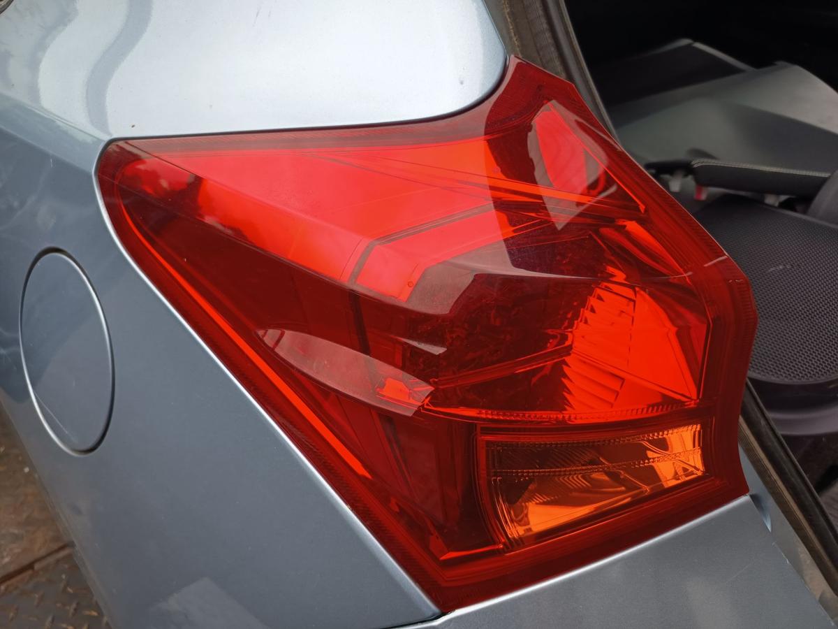 Toyota Auris E18 Limo original R&uuml;ckleuchte links aussen Heckschlusslicht Bj2013