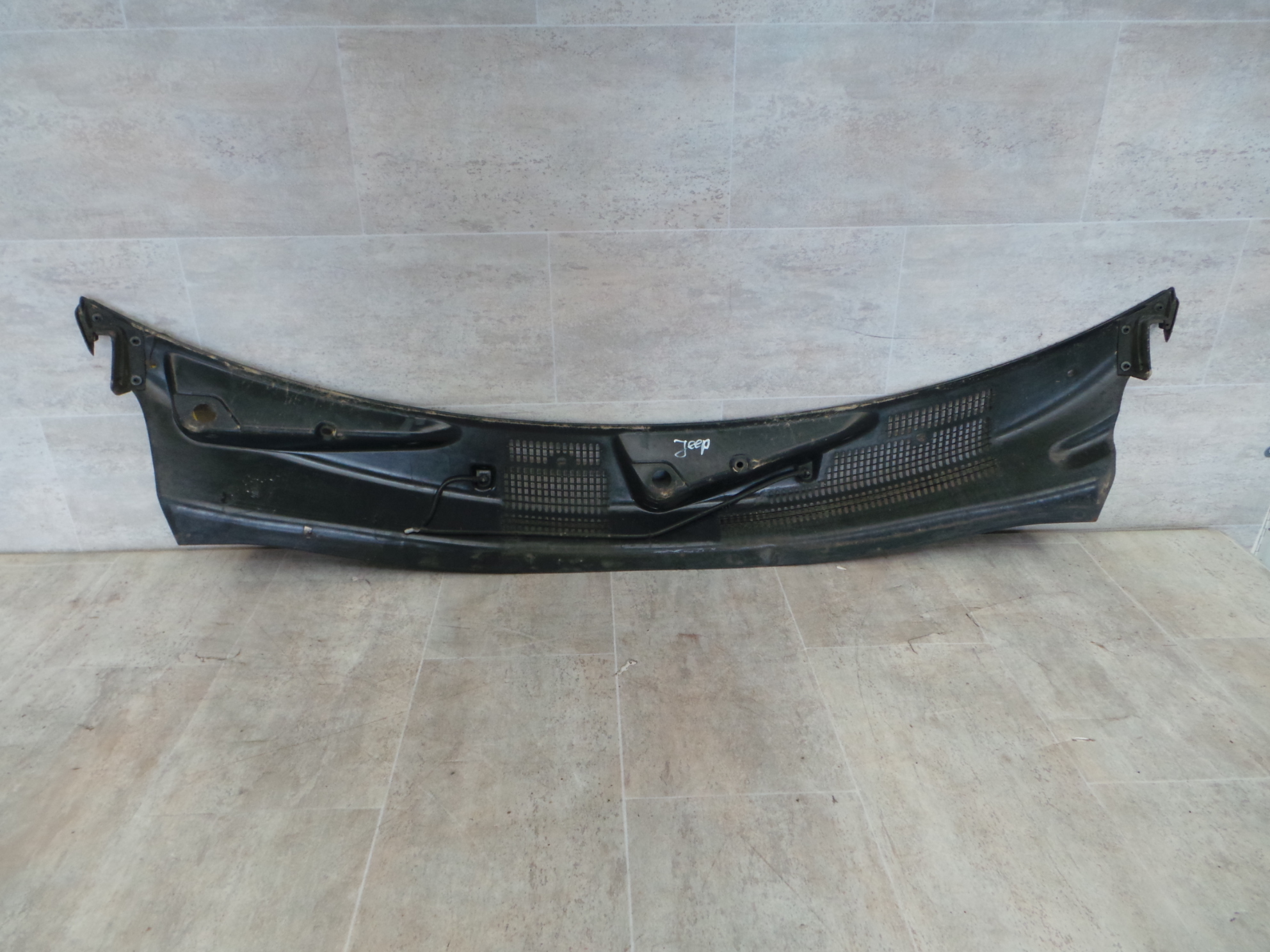 Jeep Grand Cherokee Bj.99-04 Windlauf 55155355AB Abdeckung Wasserkasten