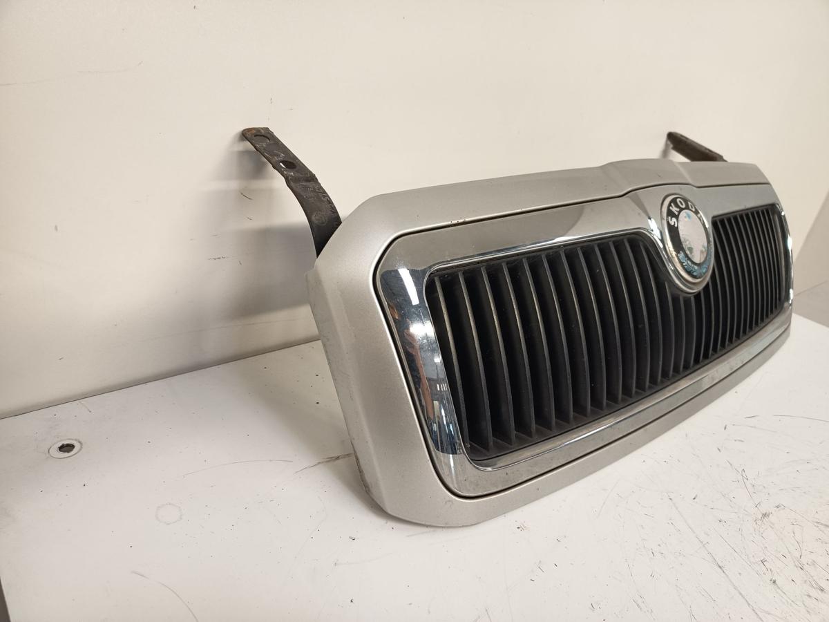 Skoda Octavia 1U orig Kühlergrill Frontgrill Emblem LF7T Silber Bj 2003