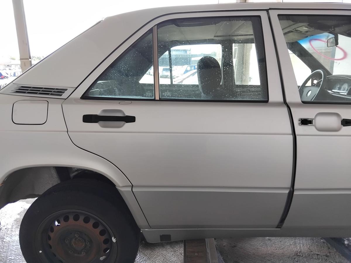 Mercedes Benz 190 W201 T&uuml;r hinten rechts 744 brillantsilbermetallic Mopf BJ1991