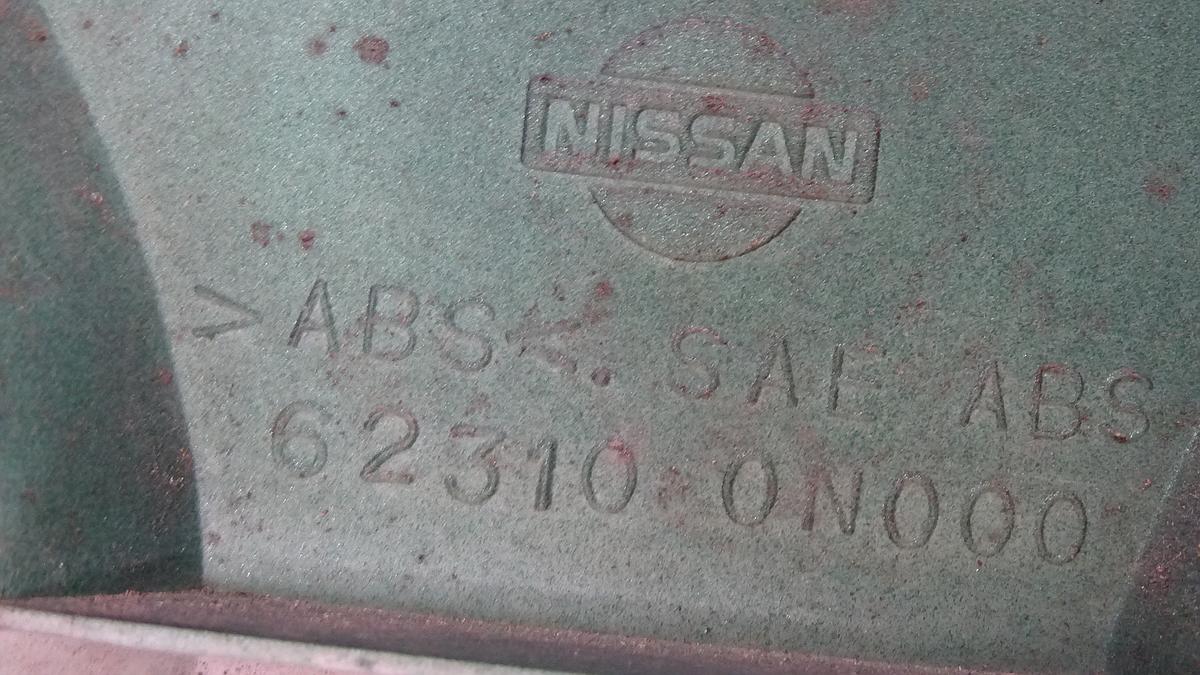 Nissan Almera N15 BJ1997 Kühlergrill Grill 623100N1000 Modell bis 1997