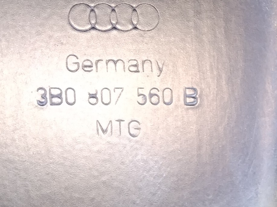 VW Passat 3BG original Tr&auml;ger Verst&auml;rkung Sto&szlig;f&auml;nger Sto&szlig;f&auml;nger vorn Bj.2001