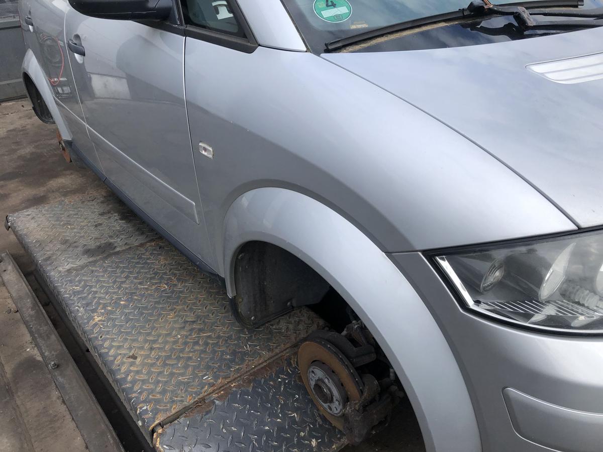 Audi A2 original Kotflügel vorn rechts Seitenteil Y7W Lichtsilber Bj 2001