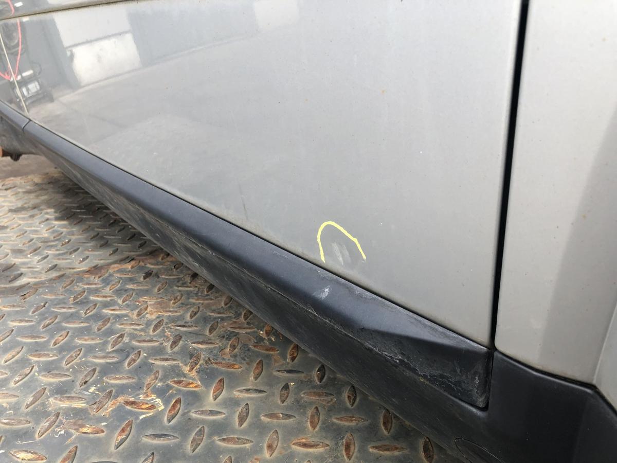 Audi A2 original Tür vorn rechts Beifahrer Y7W Lichtsilber Bj 2001