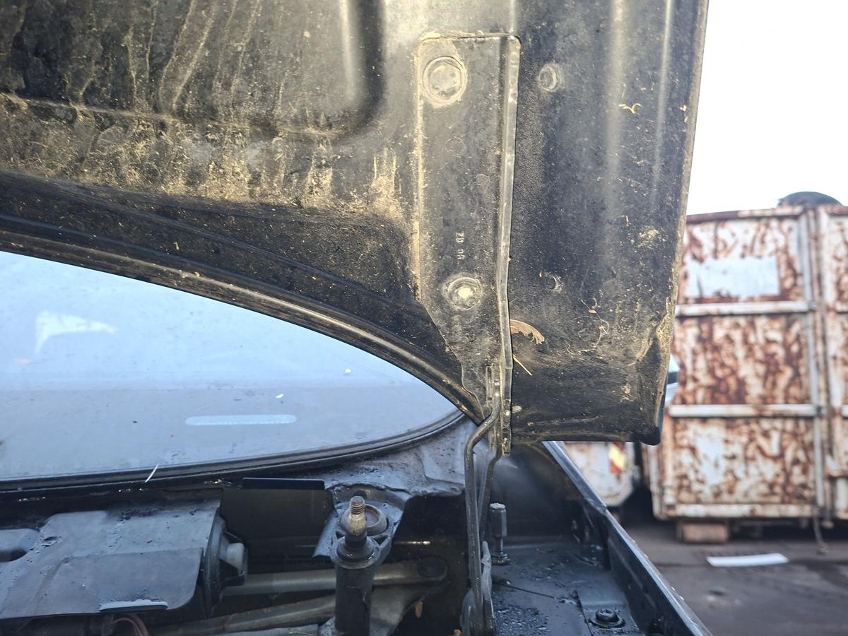 VW Passat 3C Variant Motorhaube 041 brillantschwarz Bj 2006