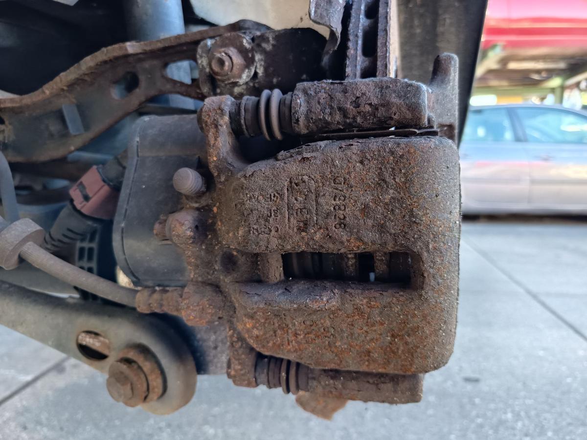 Audi A6 4F Quattro S-Line orig Bremssattel hinten rechts mit Motor 3,0L Bj 2010