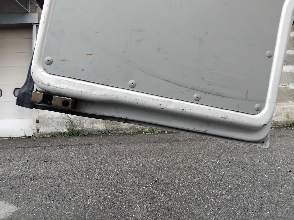 VW T4 Kombi Heckflügeltür hinten links L902 Grauweiss mit Scheibe BJ1998