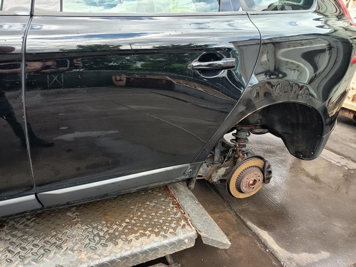 Volvo XC60 I Y20 orig Tür hinten links Fahrerseite Black Solid Bj 2010