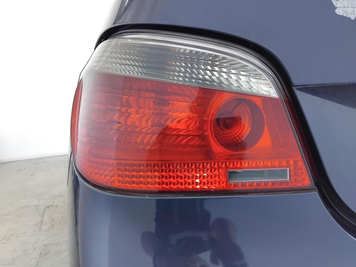BMW 5er E60 Limousine original R&uuml;ckleuchte Heckleuchte links rot/grau BJ2003