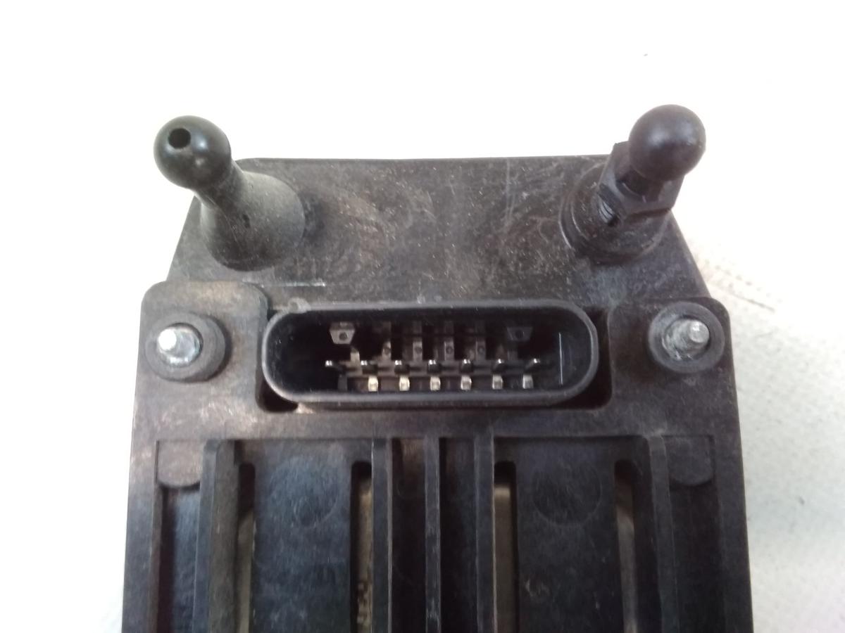 Tesla Model S original Radarsensor Abstandsensor vorn 1108647-00-D Bj.2019