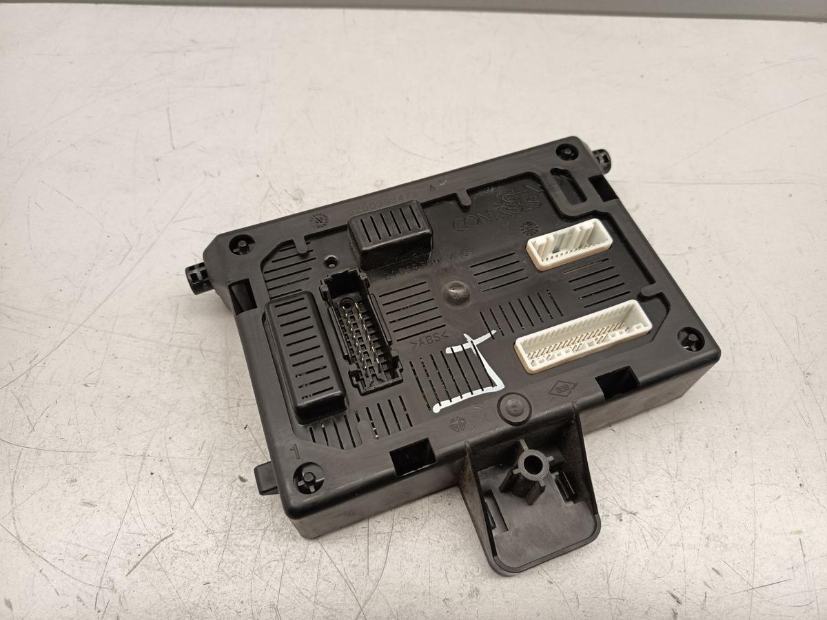 Renault Clio III original Steuerger&auml;t Komfort BCM 8200652284 Baujahr 2006