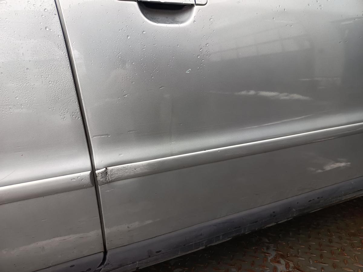 Audi A4 B5 original T&uuml;r vorn rechts Beifahrerseite Y7M Alusilber Baujahr 1996