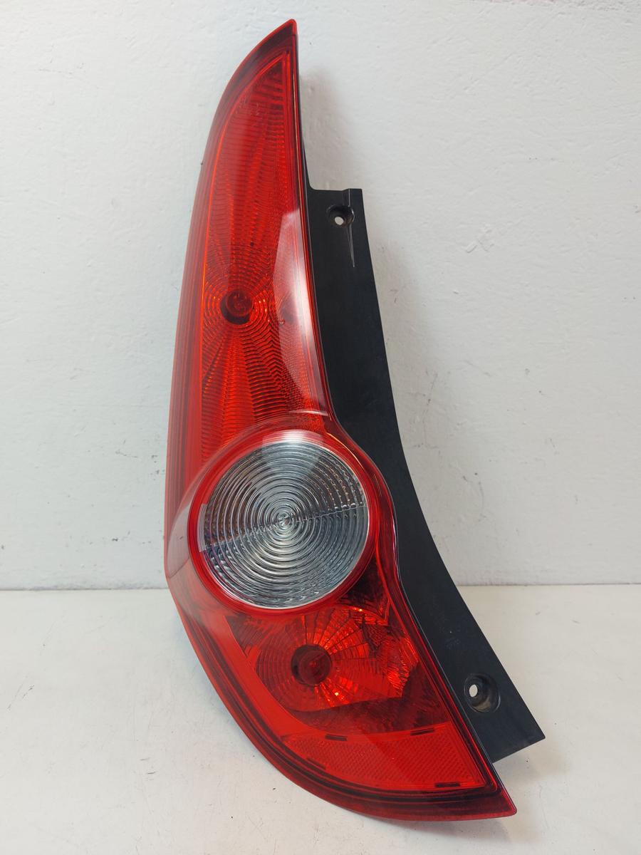 Opel Agila B Typ FXB R&uuml;ckleuchte links R&uuml;cklicht Heckleuchte OEM Schlusslicht