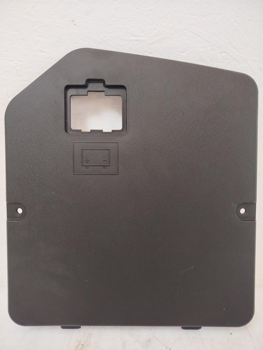 Mitsubishi Eclipse Cross GK0 ab21 Abdeckung 12 Volt Batterie im Kofferraum OEM