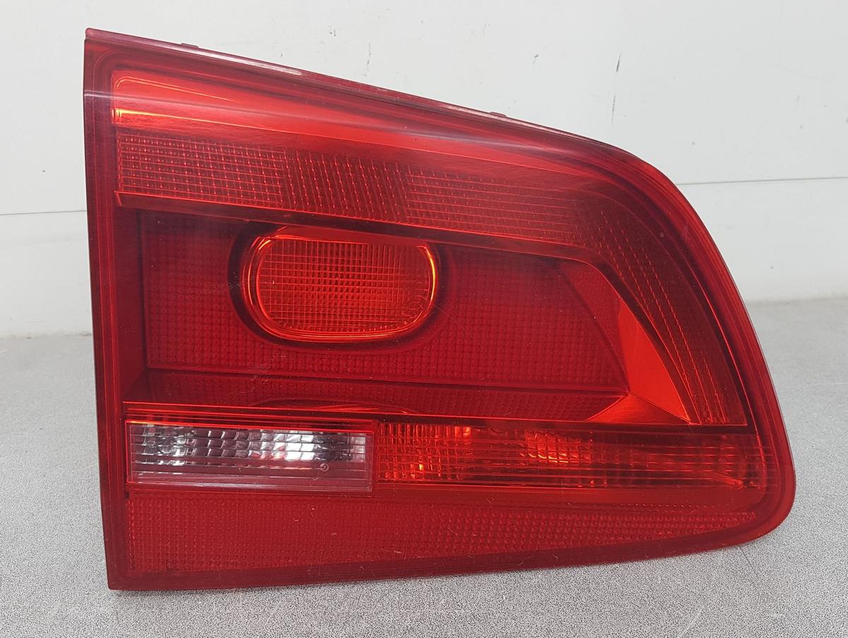 VW Touran 1T3 R&uuml;ckleuchte R&uuml;cklicht innen links Bj2013 Modell ab 2010 1T0945093