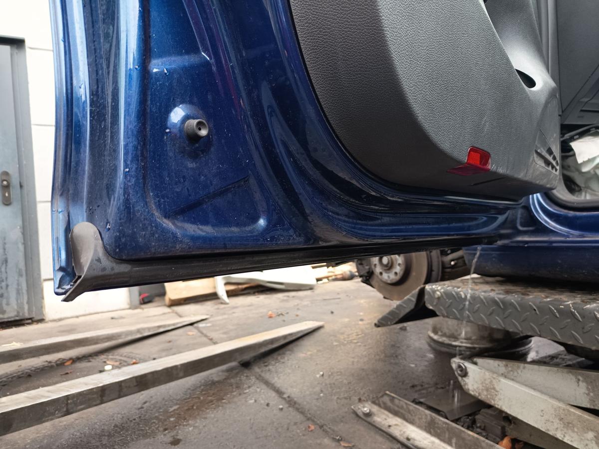 VW Golf VI 6 Limo orig Tür vorn links 5türer Fahrertür LD5Q Blau Bj 2009 VW Golf VI 6 Limo orig Tür vorn links 5türer Fahrertür LD5Q Blau Bj 2009