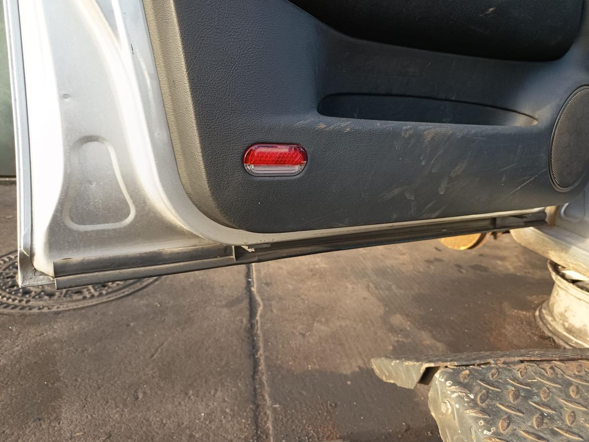 VW Golf IV Kombi original T&uuml;r vorne links LA7W Silber Baujahr 2003