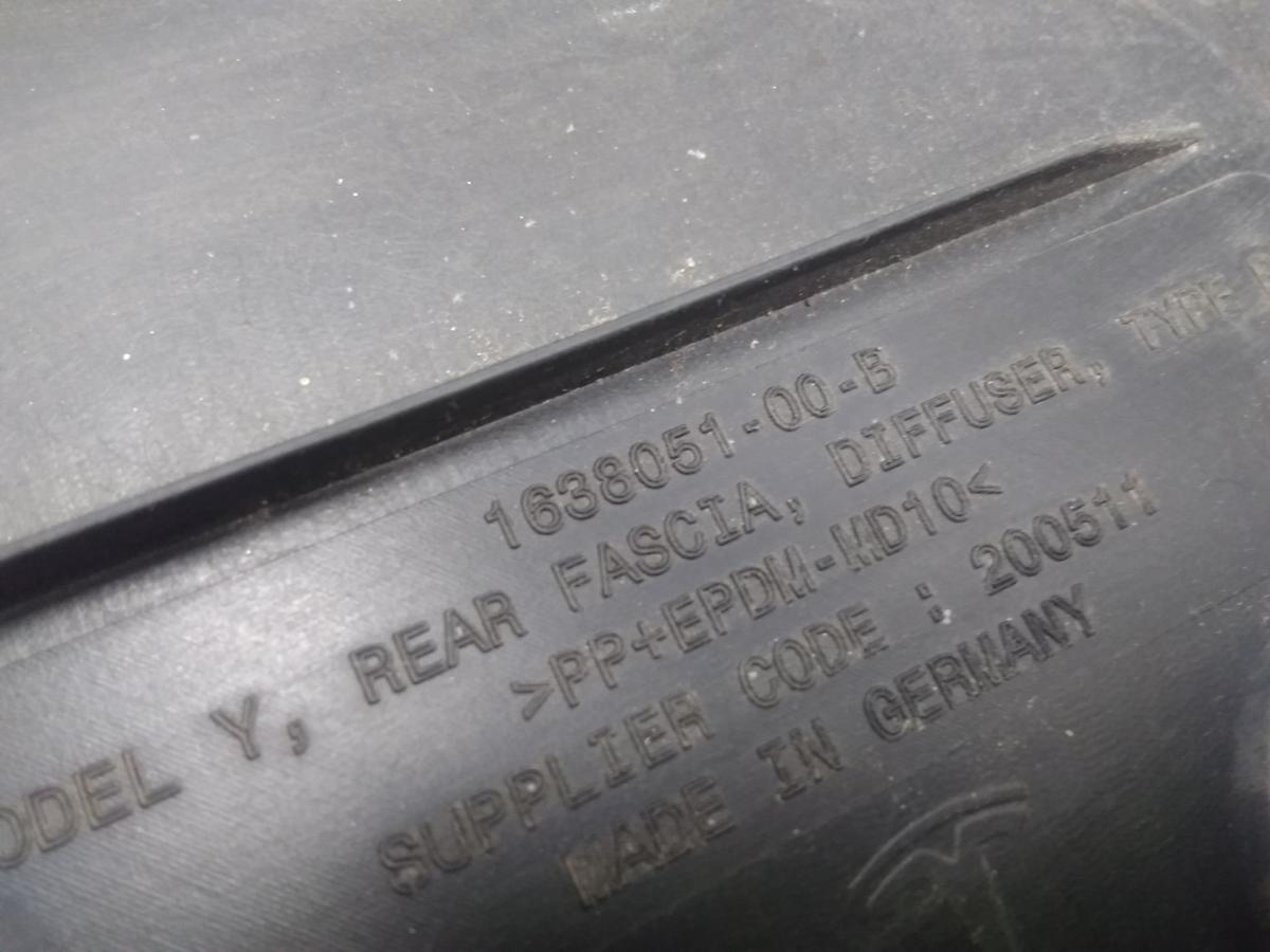 Tesla Model Y original Diffusor Plastikunterschutz Sto&szlig;f&auml;nger hinten BJ2023