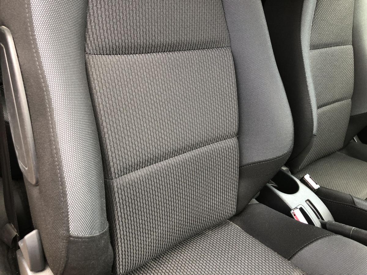 Peugeot 207 WA WC Sitz vorn rechts Beifahrersitz ohne Heizung Autositz Stoff