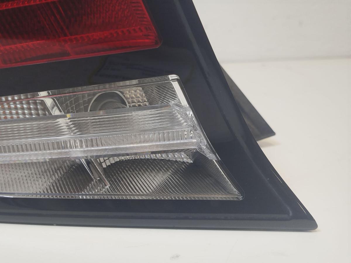 Nissan Leaf ZE1 40kWh R&uuml;ckleuchte links R&uuml;cklicht Heckleuchte LED OEM