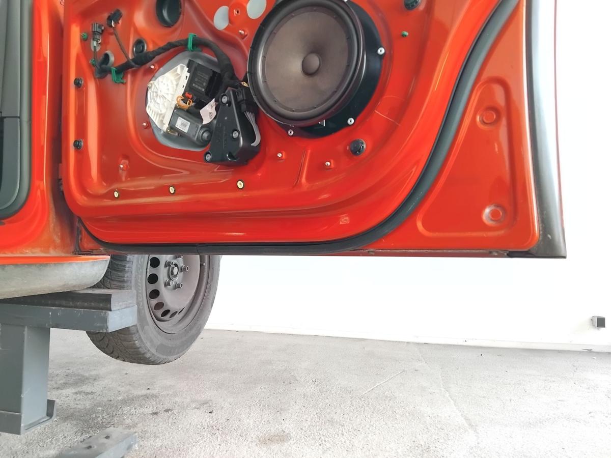 VW Golf 5 1K T&uuml;r vorn rechts Beifahrert&uuml;r tornadorot LY3D 5t&uuml;rig BJ2004 Flie&szlig;heck