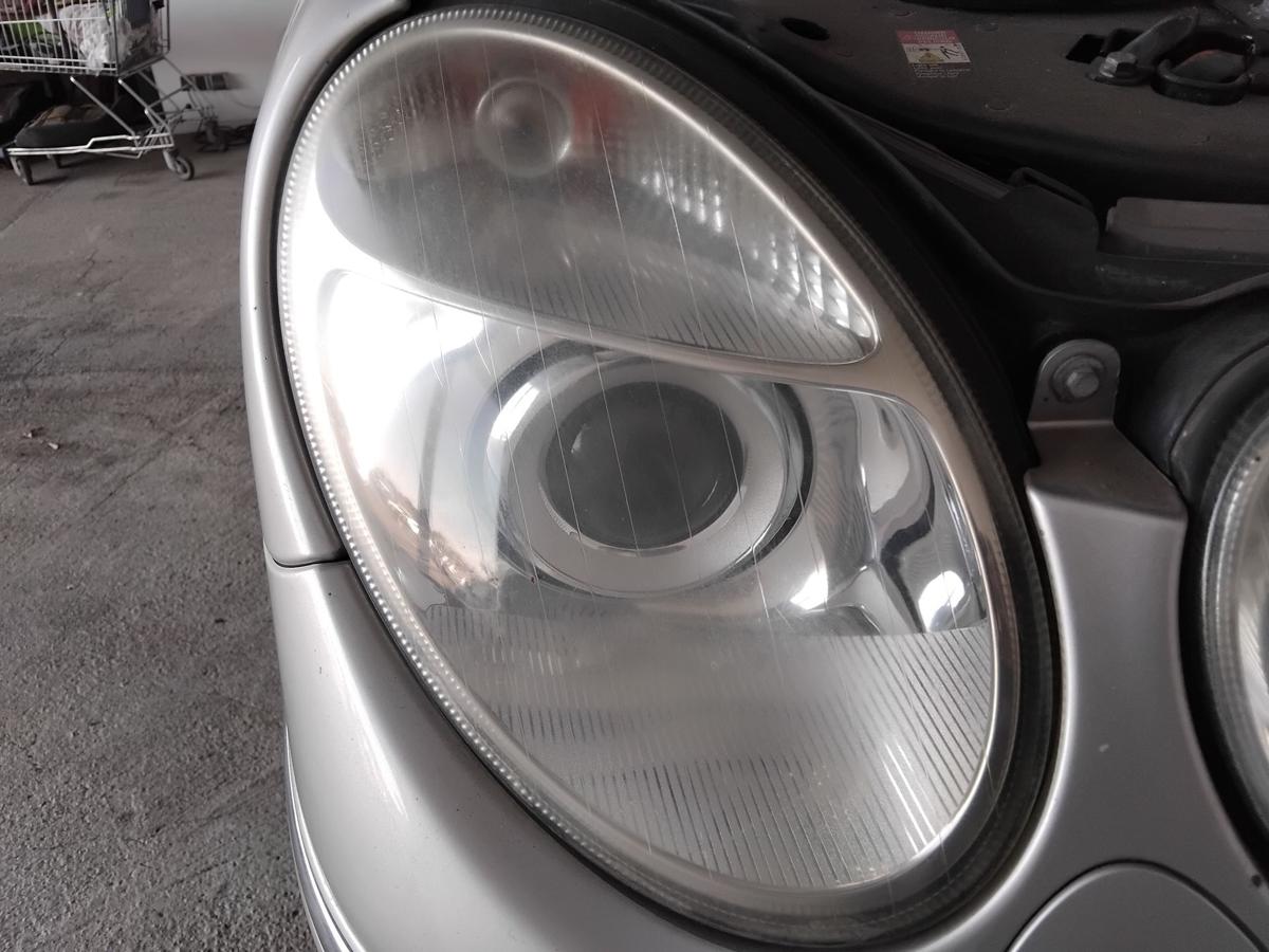 Mercedes E-Klasse W211 original Bi-Xenon Scheinwerfer rechts vergilbt BJ2004