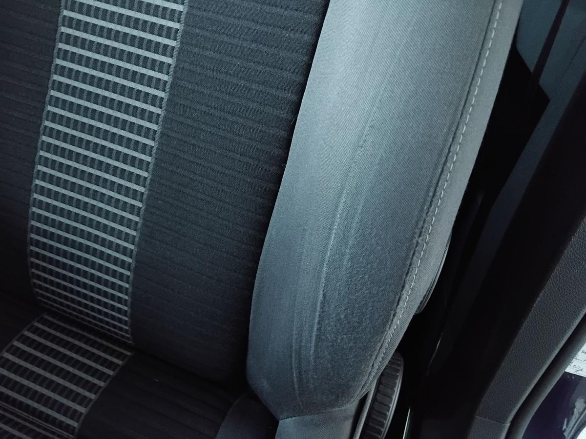 VW Golf 5 1K 3 türig Sitz vorn links Fahrersitz Stoff beheizt BJ2008