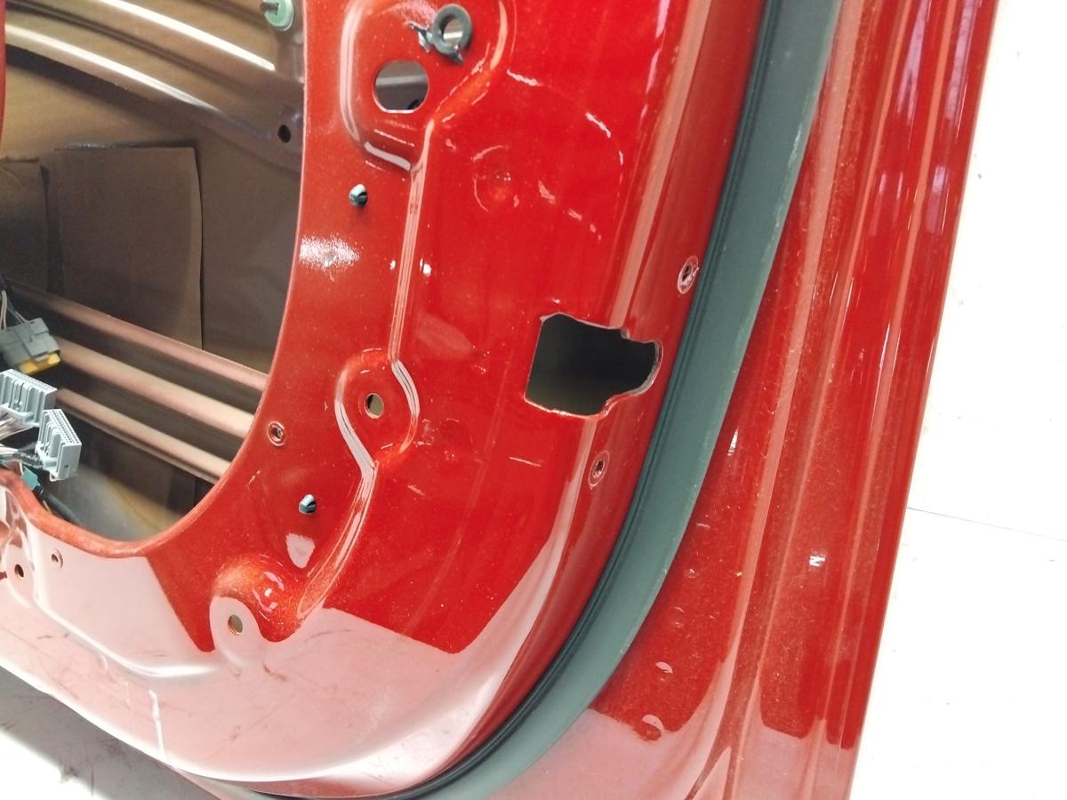Tesla Model S T&uuml;r vorn rechts Beifahrert&uuml;r dunkelrotmet PPMR sunset red Bj.2019