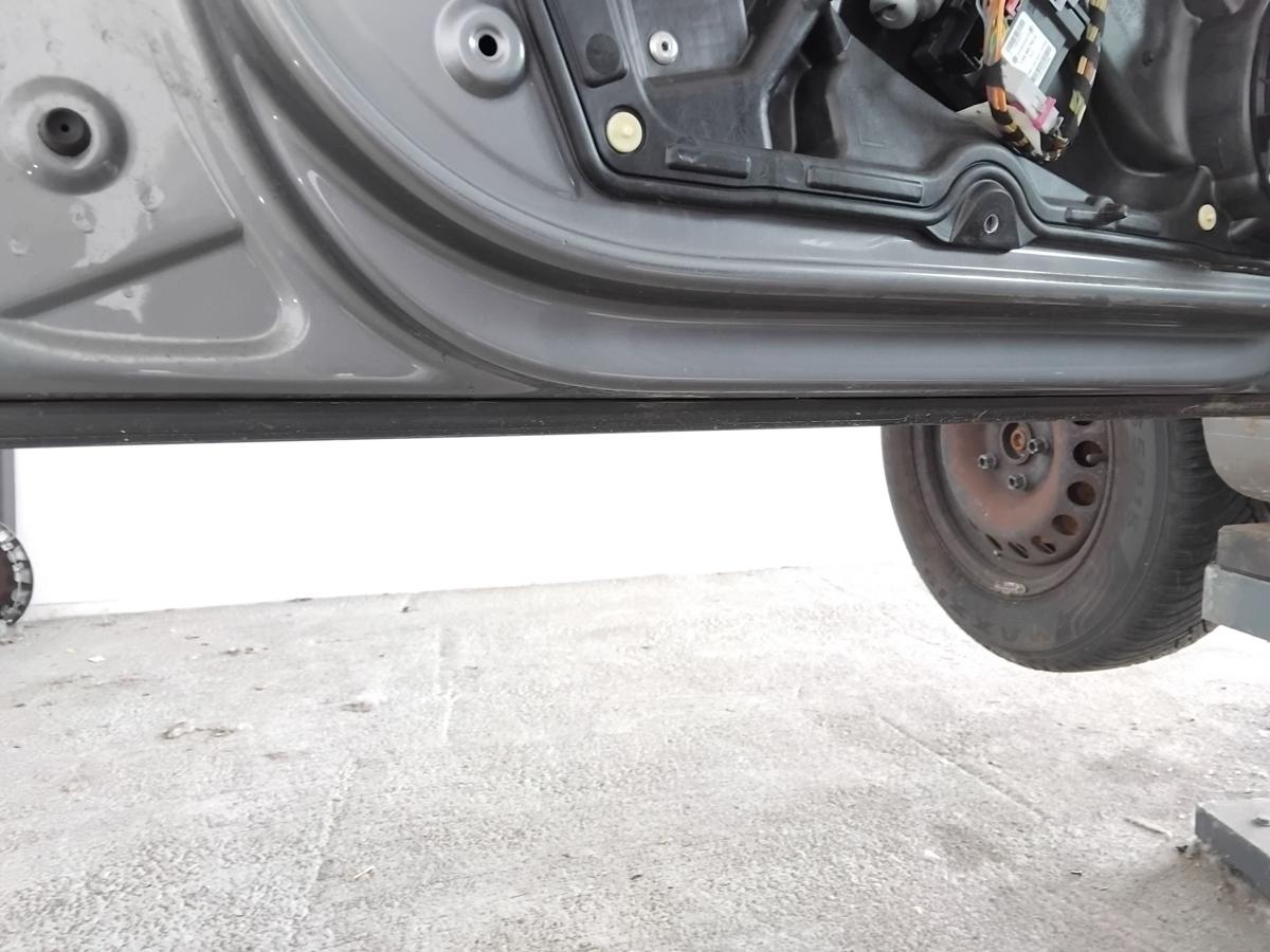 VW Golf 6 T&uuml;r vorn links Fahrert&uuml;r LA7T unitedgrey 5-T&uuml;rer BJ2009
