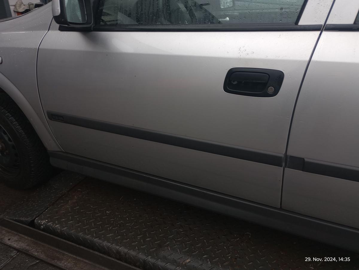 Opel Astra G Limo orig Tür vorn links Fahrertür 5trg Z147 Silber Bj 2001