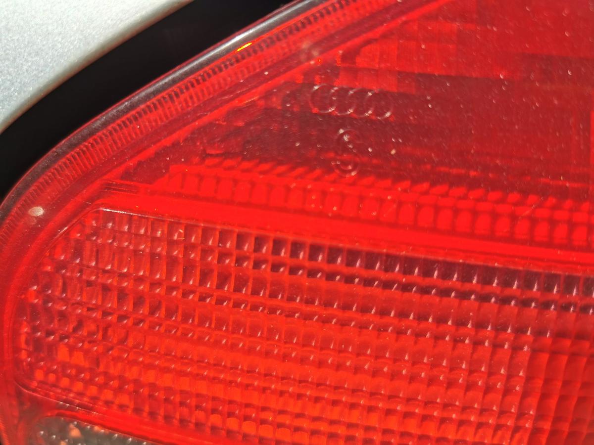 Audi A3 8L Rückleuchte Schlussleuchte hinten rechts OE 3 Türer bis Bj 2000