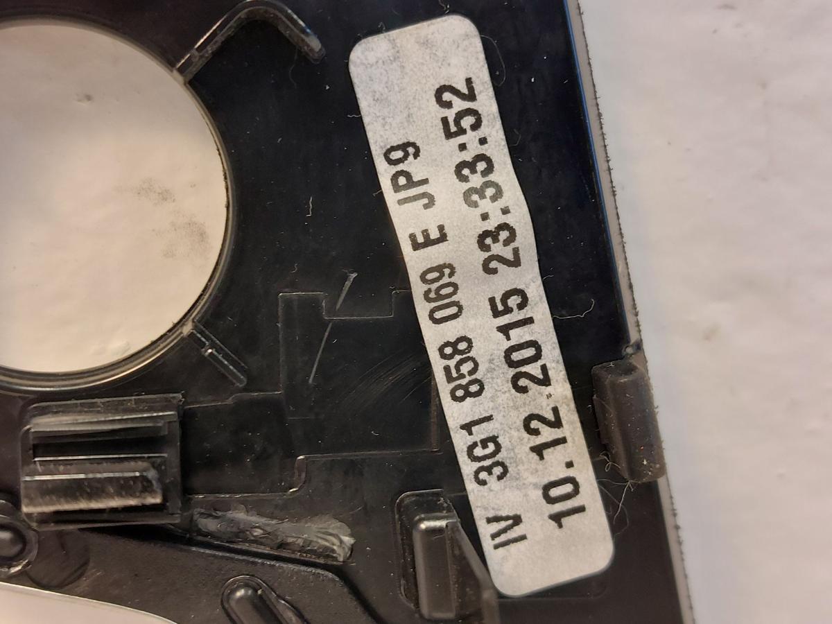 VW Passat 3G B8 Limo Blende Verkleidung Radio Display Media VW Passat 3G B8 Limo Blende Verkleidung Radio Display Media