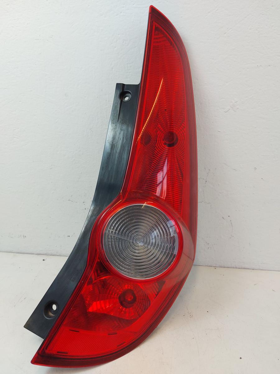 Opel Agila B Typ FXB R&uuml;ckleuchte rechts R&uuml;cklicht Heckleuchte OEM Schlusslicht