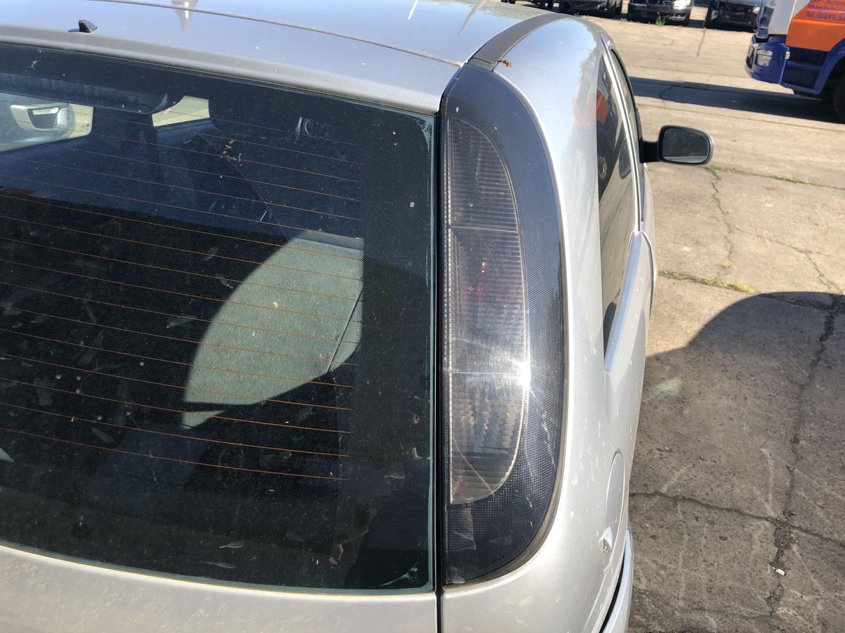 Opel Corsa C ab 2003 Rückleuchte rechts Rücklicht Heckleuchte dunkel getönt