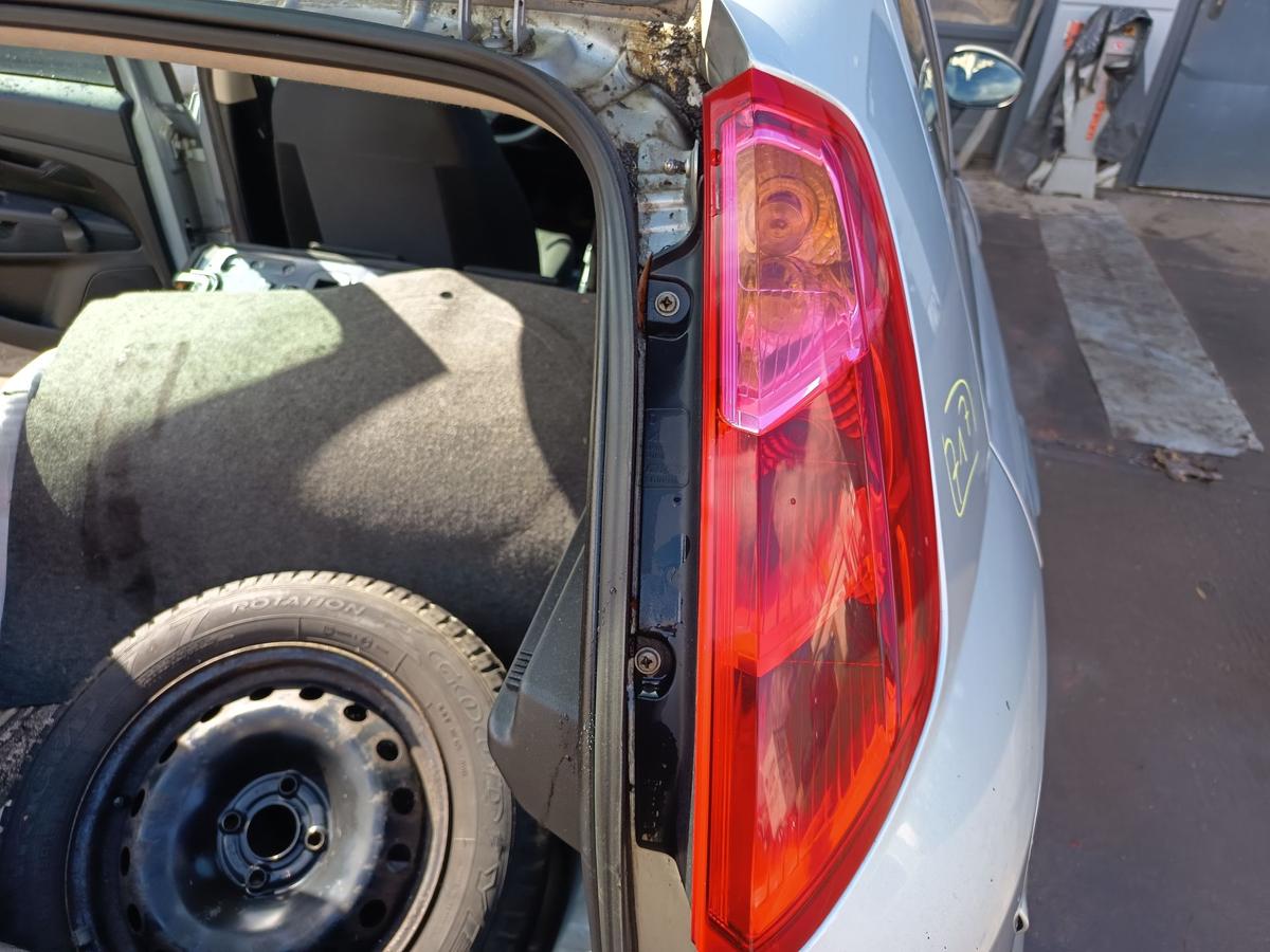 Fiat Grande Punto 199 original R&uuml;ckleuchte rechts Heck Schluss Licht Bj 2009