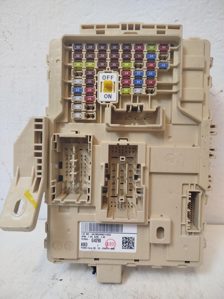 Hyundai i30 PD Mild Hybrid Sicherungskasten Sicherungstr&auml;ger Relaiskaste